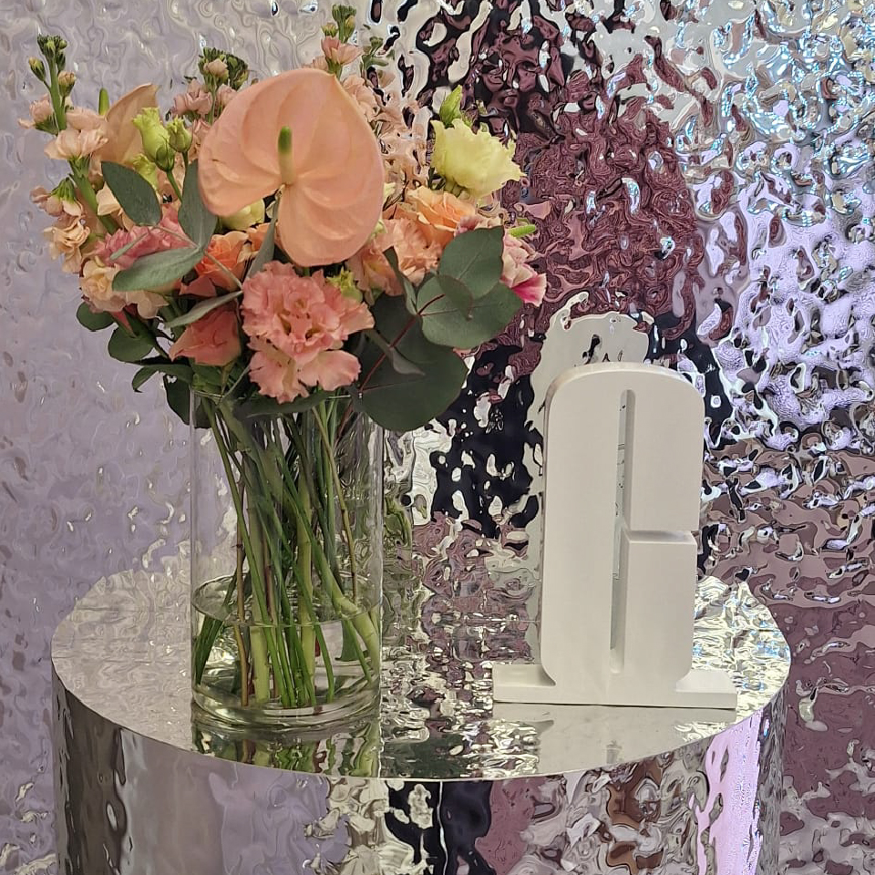 Carla Flila x Clinique - Corpóreos y flores