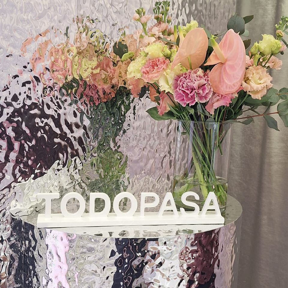 Carla Flila x Clinique - Todo pasa