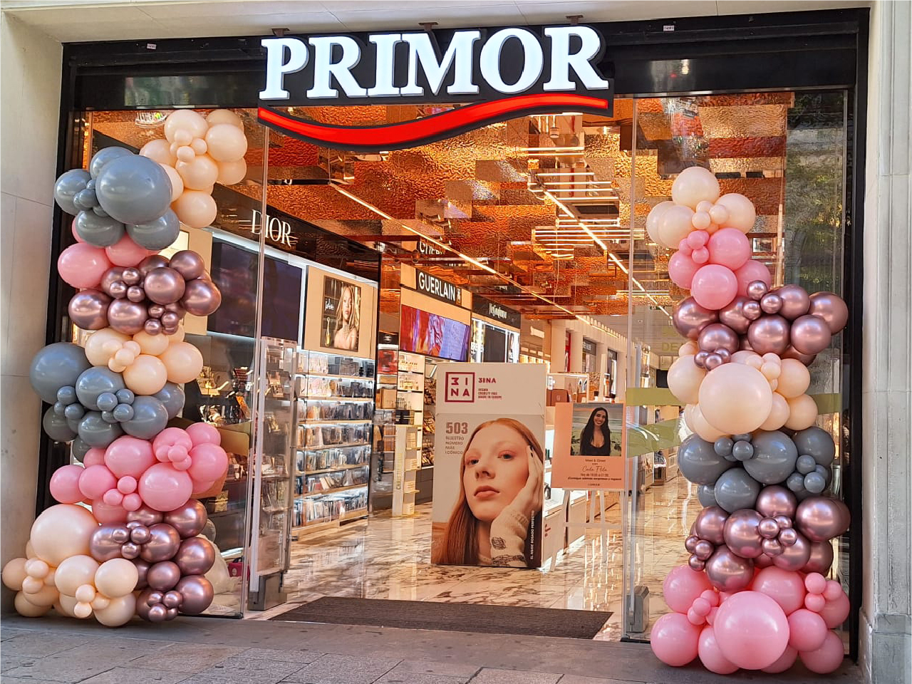 Carla Flila x Clinique - Decoración con globos