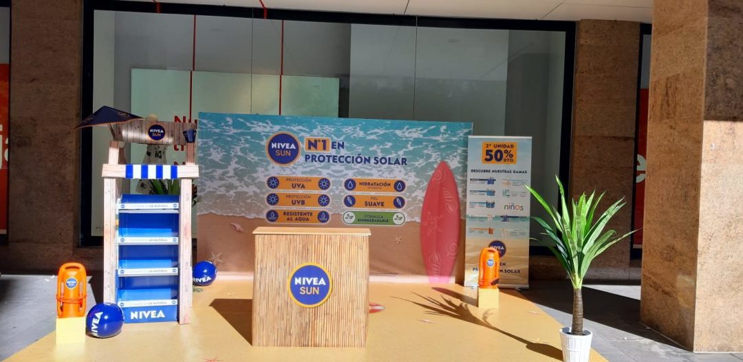 Trade marketing: Exposicion exterior punto de venta Nivea sun